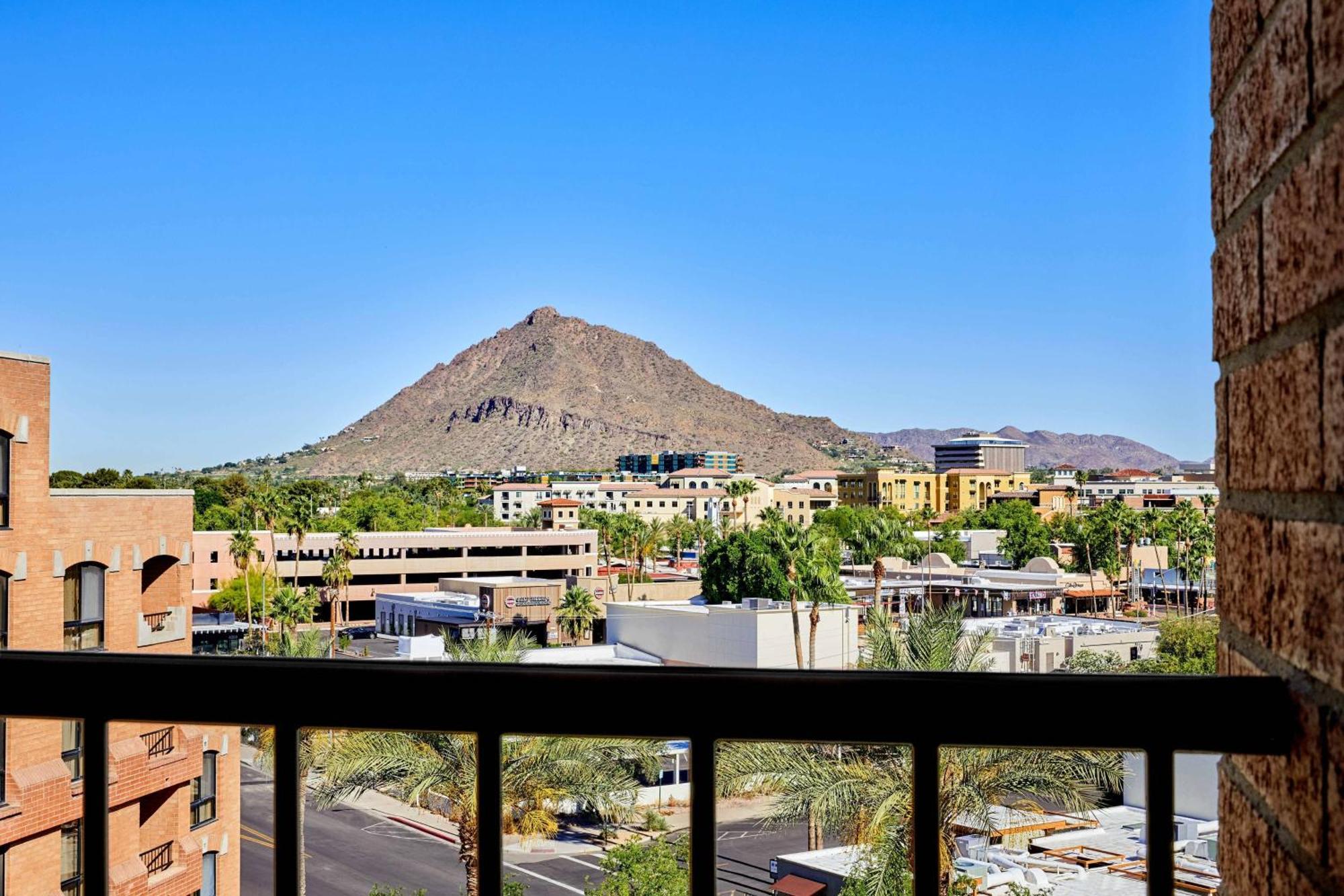 Отель Scottsdale Marriott Old Town Экстерьер фото