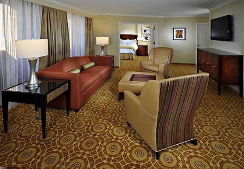 Отель Scottsdale Marriott Old Town Номер фото